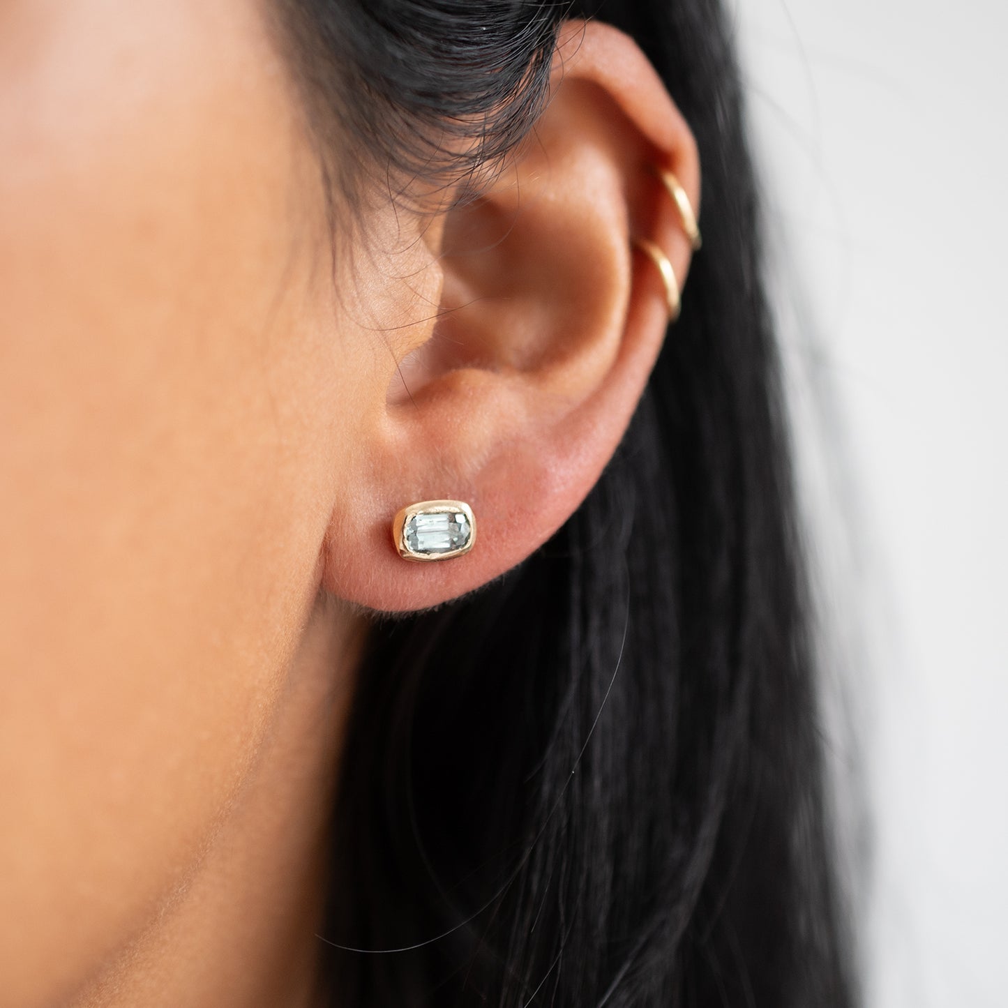 Teal Ellipse Sapphire Stud